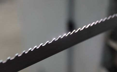 防城港双金属带锯条产生切削噪音的原因具体有哪些？